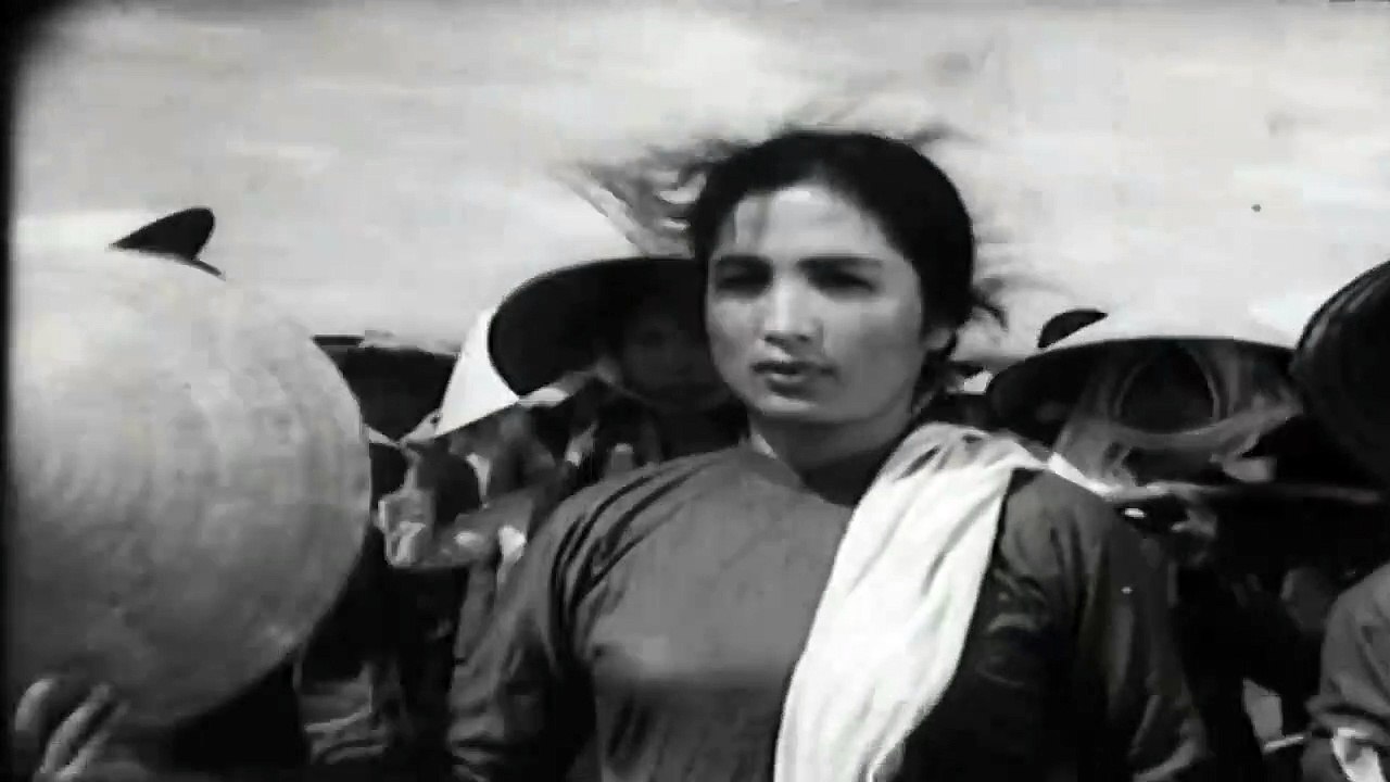 Chị Dịu trong phim Vĩ tuyến 17 ngày và đêm (1972) được biên kịch Hoàng Tích Chỉ và đạo diễn Hải Ninh xây dựng từ hai nguyên mẫu. Một là nữ chiến sĩ ở Vĩnh Linh