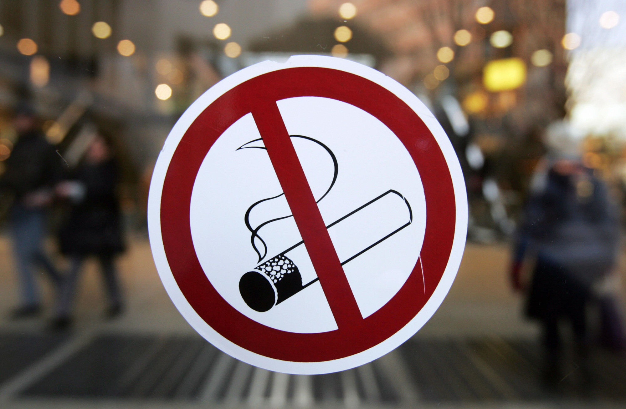 Lệnh cấm hút thuốc lá nghiêm ngặt bắt đầu có hiệu lực từ ngày 1/5, tại Phần Lan.