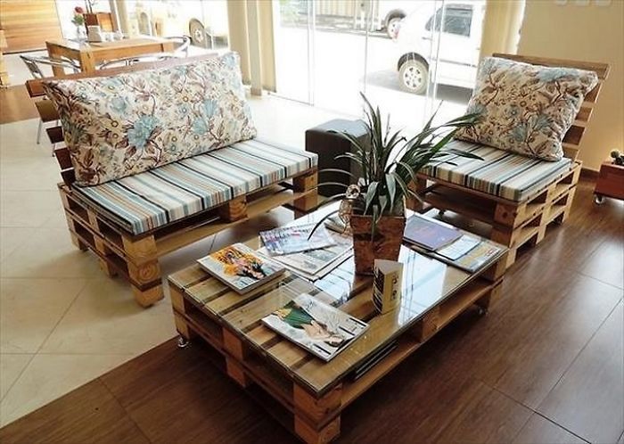 Sofa từ gỗ pallet cho phòng khách.