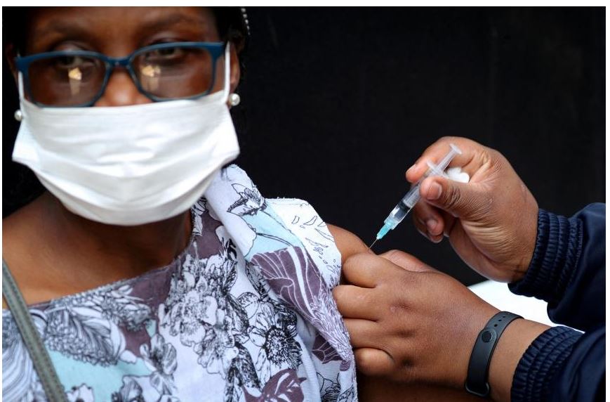 Ít hơn 45% người trưởng thành Nam Phi đã được tiêm hai mũi vắc xin Covid-19..