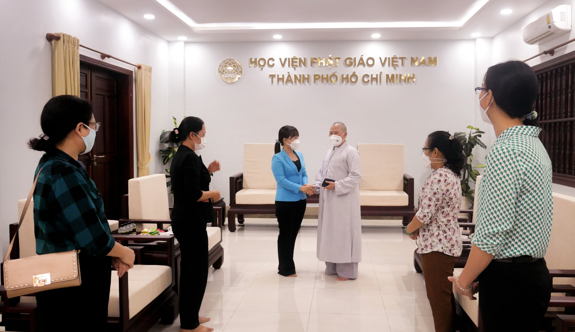Bà Trịnh Thị Thanh thăm Học viện Phật giáo Việt Nam, cơ sở tại TPHCM 