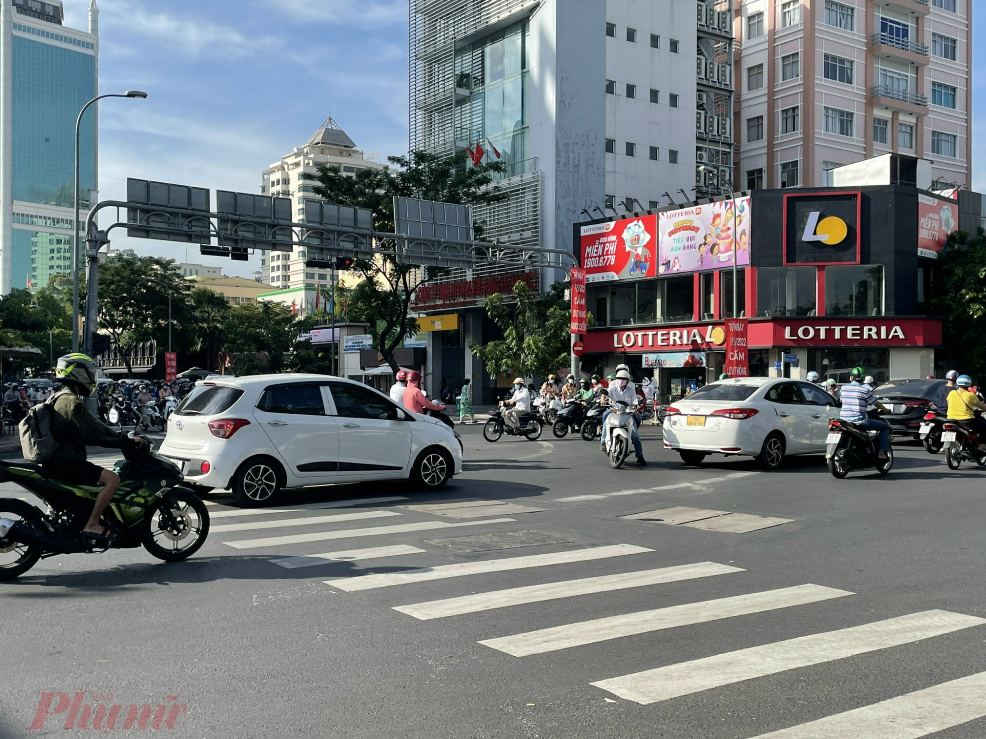 Đường Đinh Tiên Hoàng (quận 1) chính thức trở thành đường 1 chiều từ sáng nay (7,5).