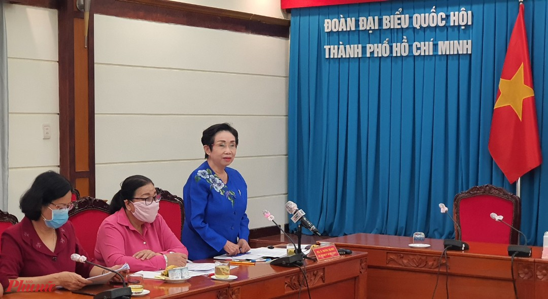 PGS.TS. Trương Thị Hiền - Chủ tịch Hội Nữ trí thức TPHCM  phát biểu tại hội thảo