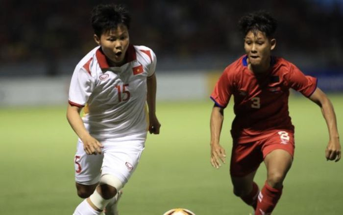 Thắng đậm Campuchia với tỷ số 7-0, tuyển nữ Việt Nam vào bán kết với ngôi đầu bảng