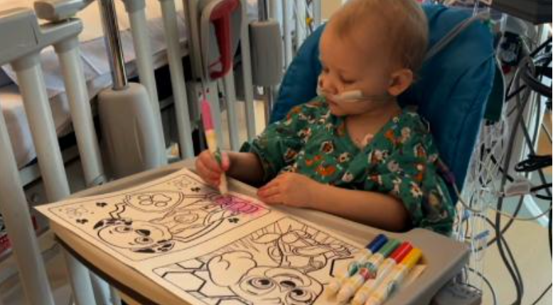 Baelyn đang ở bệnh viện ở Minnesota trong khi cô ấy hồi phục sau ca ghép gan.