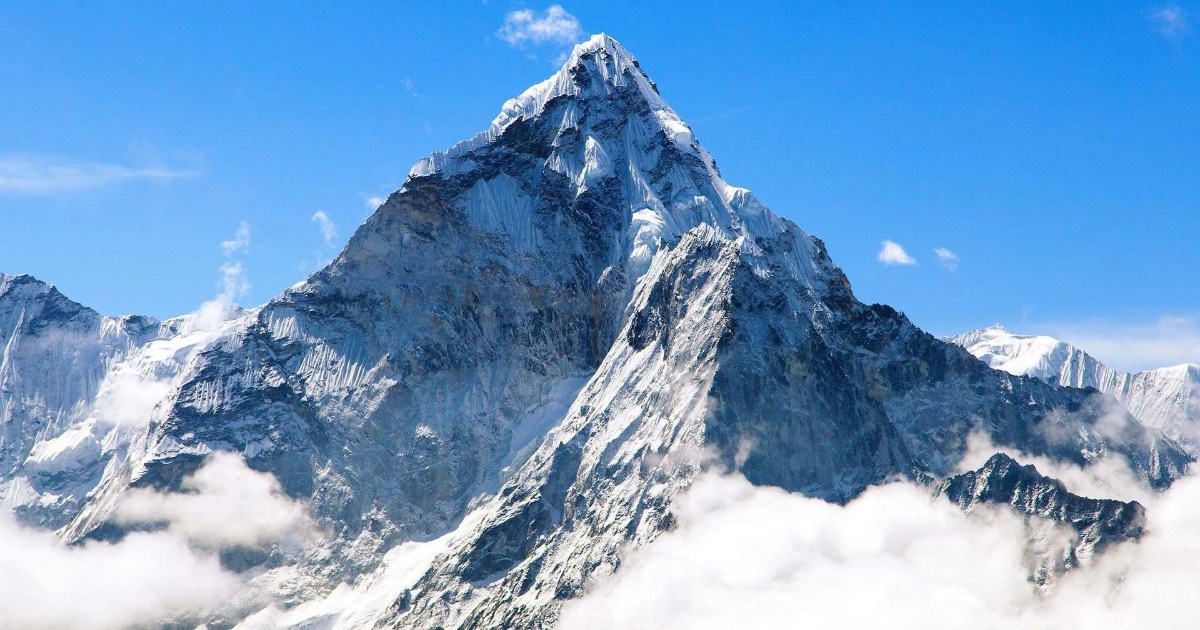 Everest là đỉnh núi cao nhất thế giới