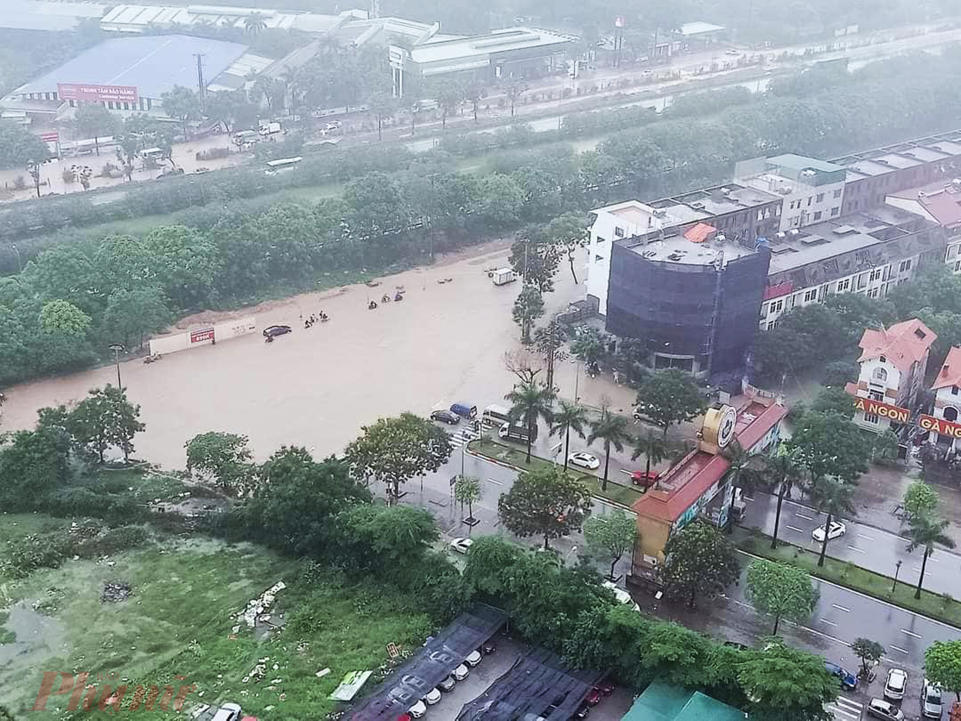  Hình ảnh đường ngập tại khu đô thị Thiên Đường Bảo Sơn. (ảnh: CTV)