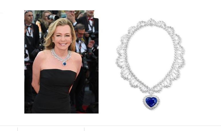 Đồng chủ tịch kiêm giám đốc nghệ thuật Chopard, bà Caroline Scheufele, cũng không hề kém cạnh dàn sao trong bộ sưu tập trang sức thời trang cao cấp của riêng mình, nổi bật là viên sapphire hình trái tim khổng lồ nặng 62,03 carat đầy rực rỡ.