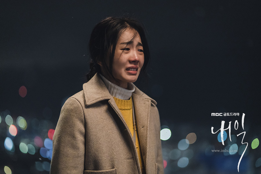  Noh Eun-bi, một nạn nhân của bắt nạt học đường, người đã cố gắng tự tử trong phim Ngày maii.