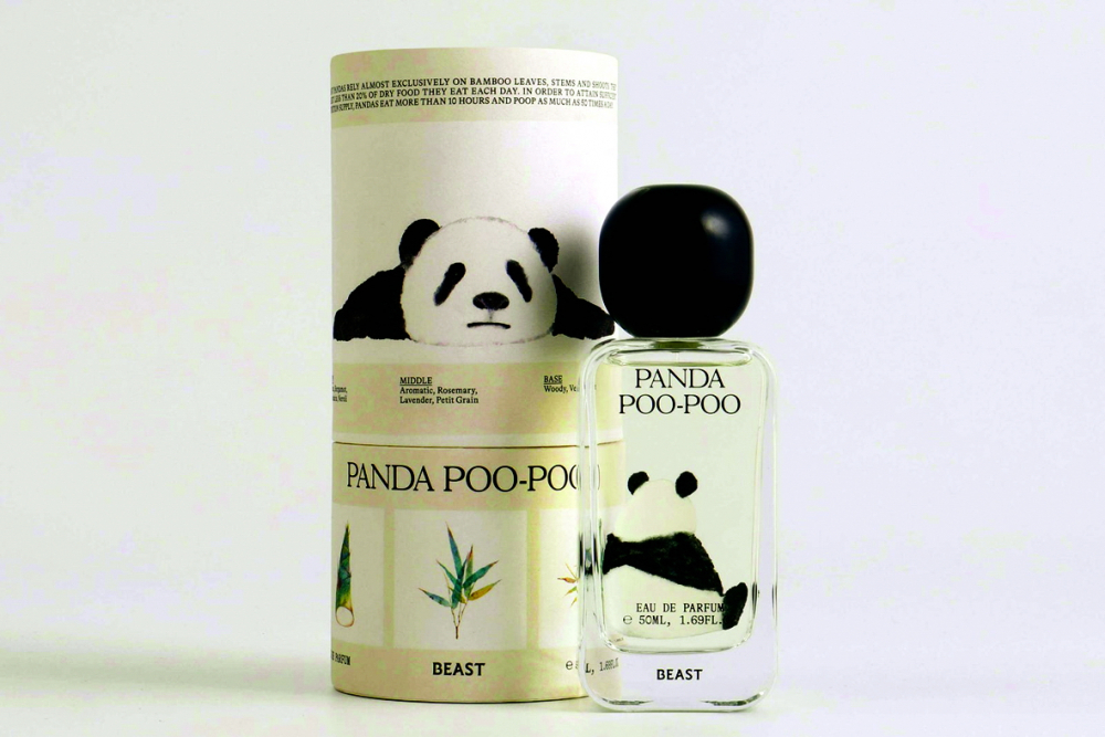 Thiết kế nước hoa Panda Poo-poo của thương hiệu gốc Á - The Beast - đậm chất Á Đông. Sản phẩm gồm các mùi hương thiên nhiên thanh nhẹ như táo xanh, lá tre và tinh dầu cỏ hương lau - ẢNH: THE BEAST