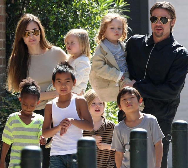 Gia đình Angelina Jolie và Brad Pitt thuở còn mặn nồng