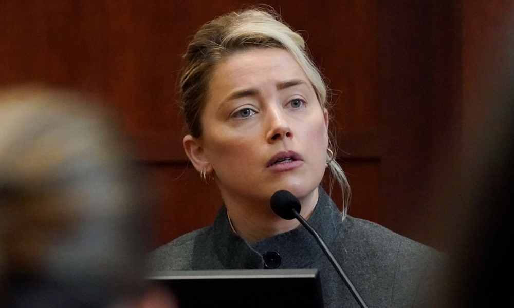 Amber Heard trong phiên tòa xét xử vụ kiện với Depp