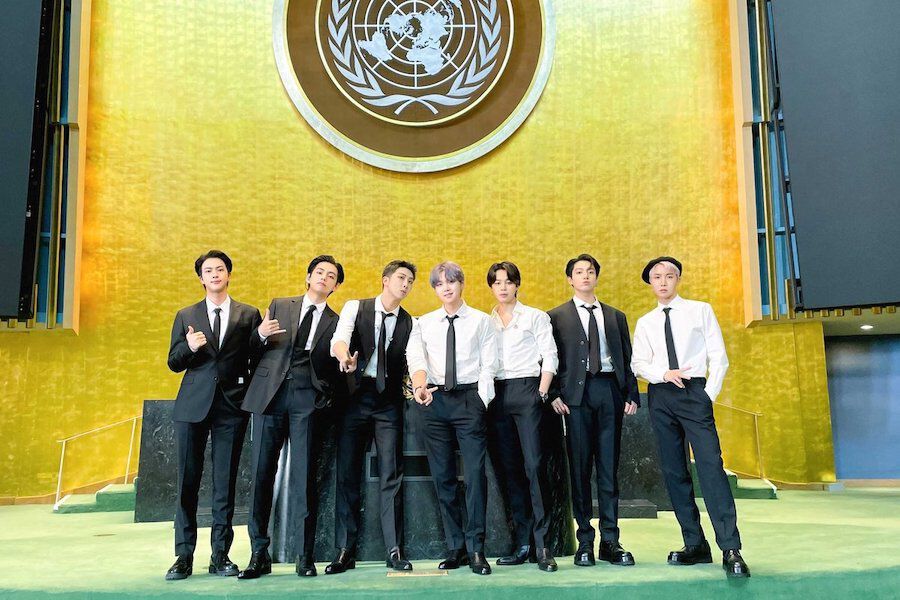 BTS đã phát biểu tại Phiên họp thứ 76 của Đại hội đồng Liên hợp quốc ở New York vào tháng 9 năm ngoái. 