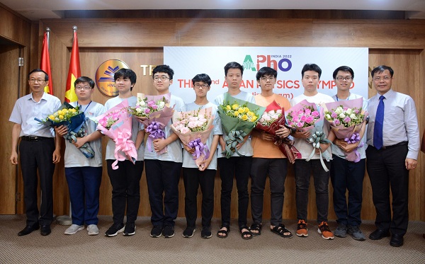 8 học sinh Việt Nam đều đoạt giải tại cuộc thi Olympic Vật lí Châu Á 2022