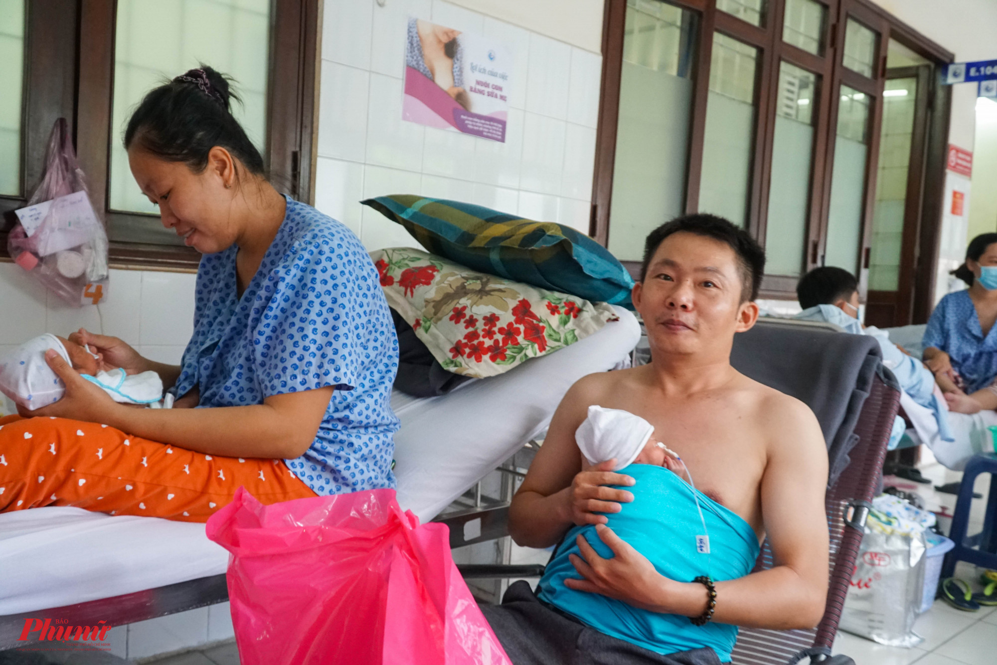 Vợ chồng anh Nguyễn Huy Hoàng (tỉnh Đồng Nai),  vùa sinh đôi 2 bé trai nhưng lại thiếu tháng. Hiện tại các bé đang dần ổn định và phát triển tốt