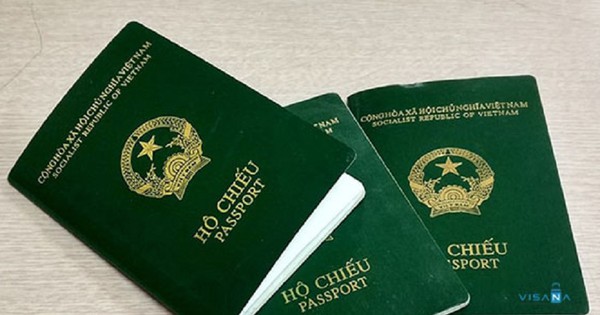 Bộ Công an cho biết sẽ triển khai cấp hộ chiếu phổ thông mẫu mới cho công dân Việt Nam kể từ ngày 1/7/2022.