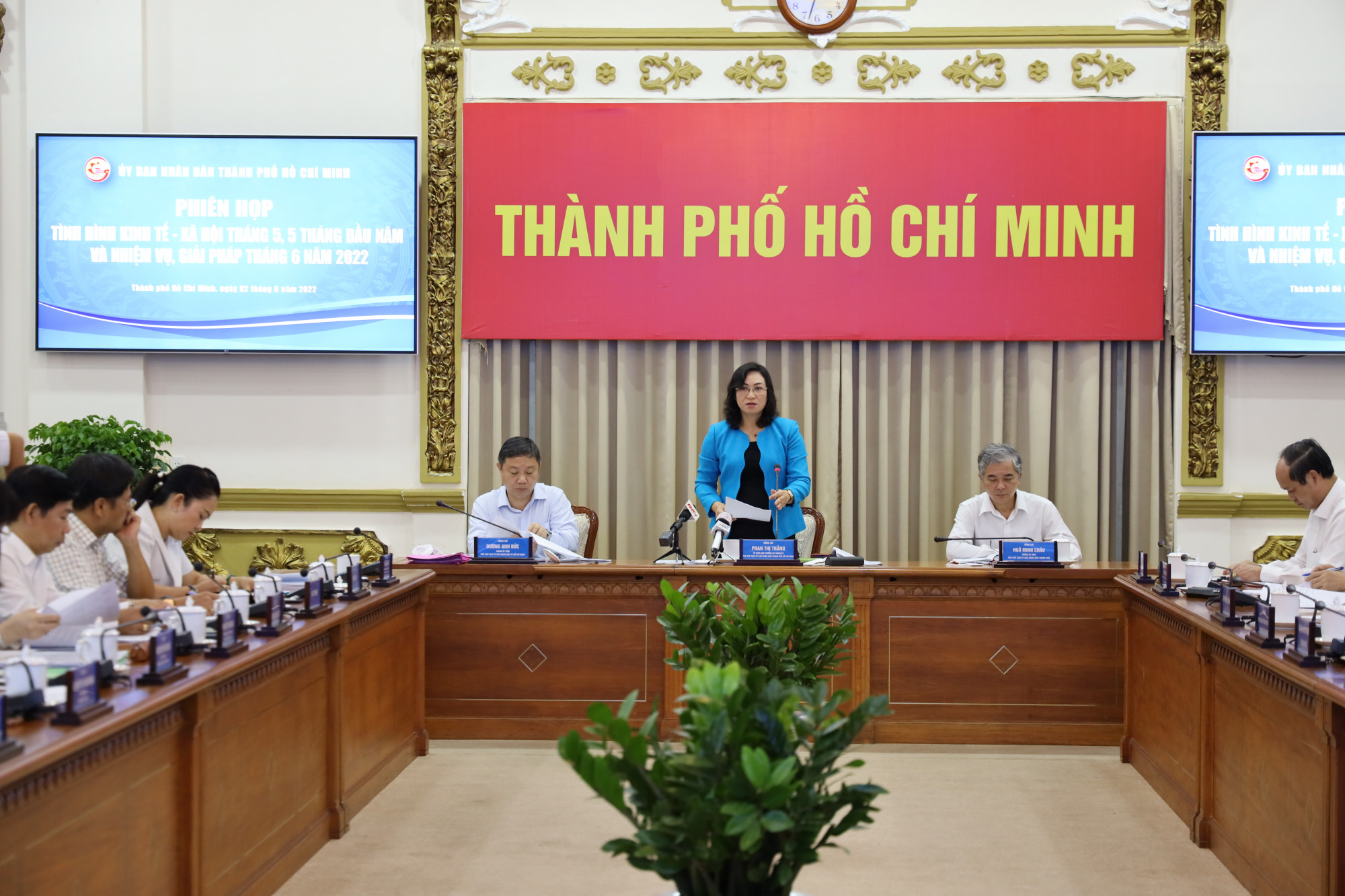 Phó chủ tịch UBND TPHCM Phan Thị Thắng chủ trì phiên họp sáng 2/6