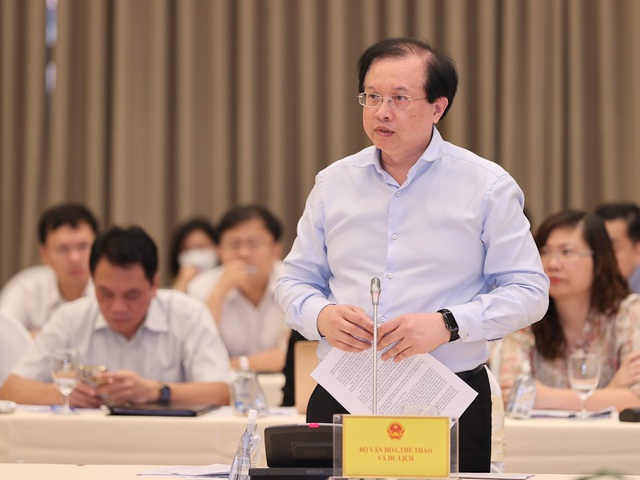 Thứ trưởng Bộ VH-TT&DL Tạ Quang Đông trả lời tại buổi họp báo.