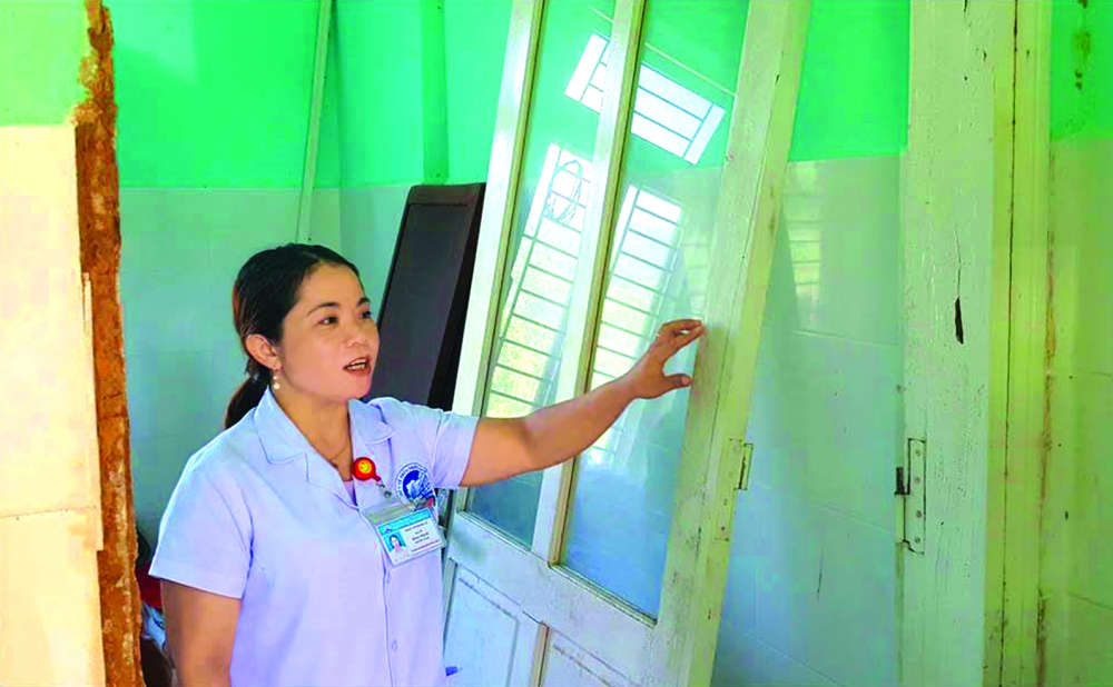Trạm Y tế xã Thượng Lộ, H.Nam Đông, tỉnh Thừa Thiên - Huế xuống cấp từ nhiều năm nay khiến việc khám, chữa bệnh rất khó khăn - ẢNH: THUẬN HÓA