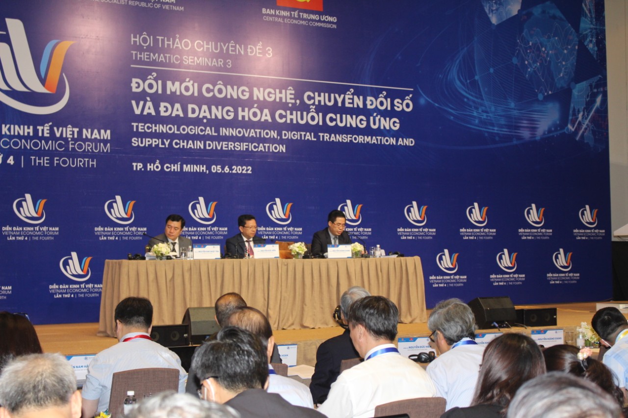 Diễn đàn Kinh tế Việt Nam lần thứ 4 với chủ đề Xây dựng nền kinh tế độc lập, tự chủ gắn với hội nhập kinh tế sâu rộng trong tình hình mới, được khai mạc tại TPHCM