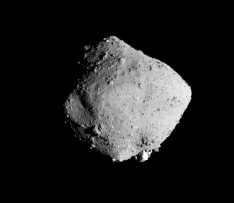 Hình ảnh tiểu hành tinh Ryugu được chụp bởi Hayabusa2 vào tháng 11 năm 2019.