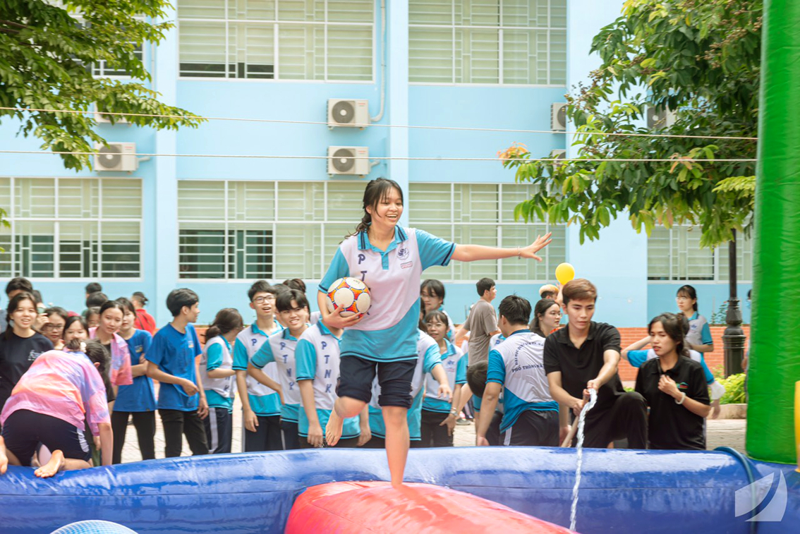 Các hoạt động ngoại khóa đầu hè 2022 sôi nổi của học sinh Trường phổ thông Năng khiếu (Đại học Quốc gia TP.HCM) - ẢNH: P.T.