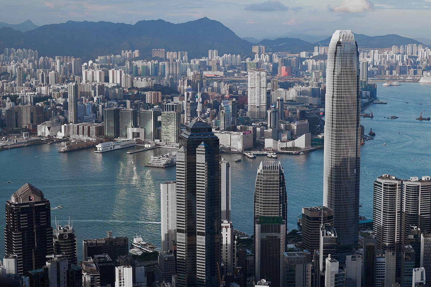 Đây là năm thứ 3 liên tiếp, Hồng Kông đứng đầu danh sách 10 thành phố đắt đỏ nhất thế giới - Ảnh: Anthony Wallace/Afp/Getty Images