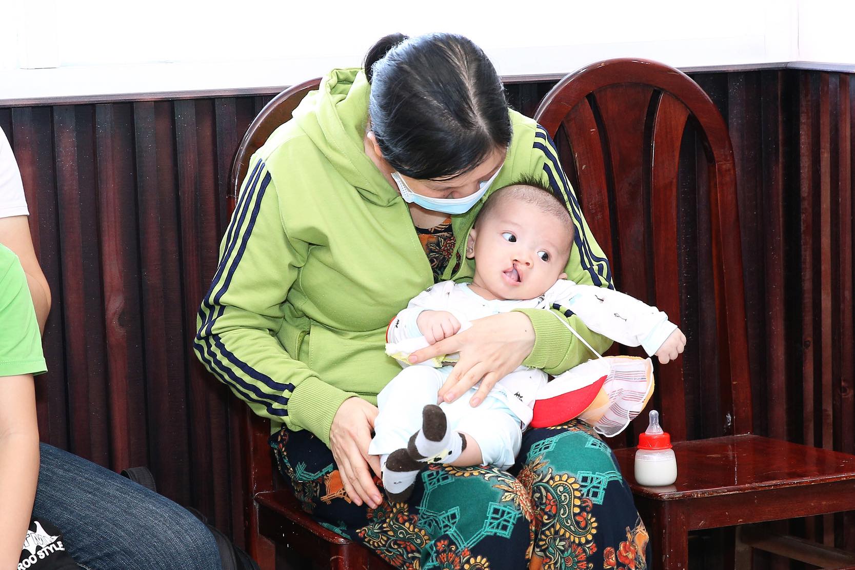 chương trình chăm sóc, phẫu thuật miễn phí của Operation Smile Việt Nam hỗ trợ phẫu thuật cho các trẻ bị dị tật.