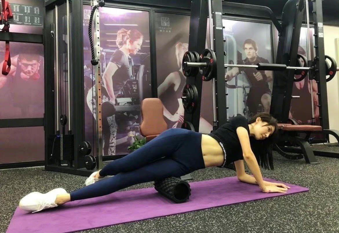 Khi có thời gian, Kim Thần đều sắp xếp đến phòng gym. Nữ diễn viên tập với cường độ cao để duy trì cơ thể săn chắc. 