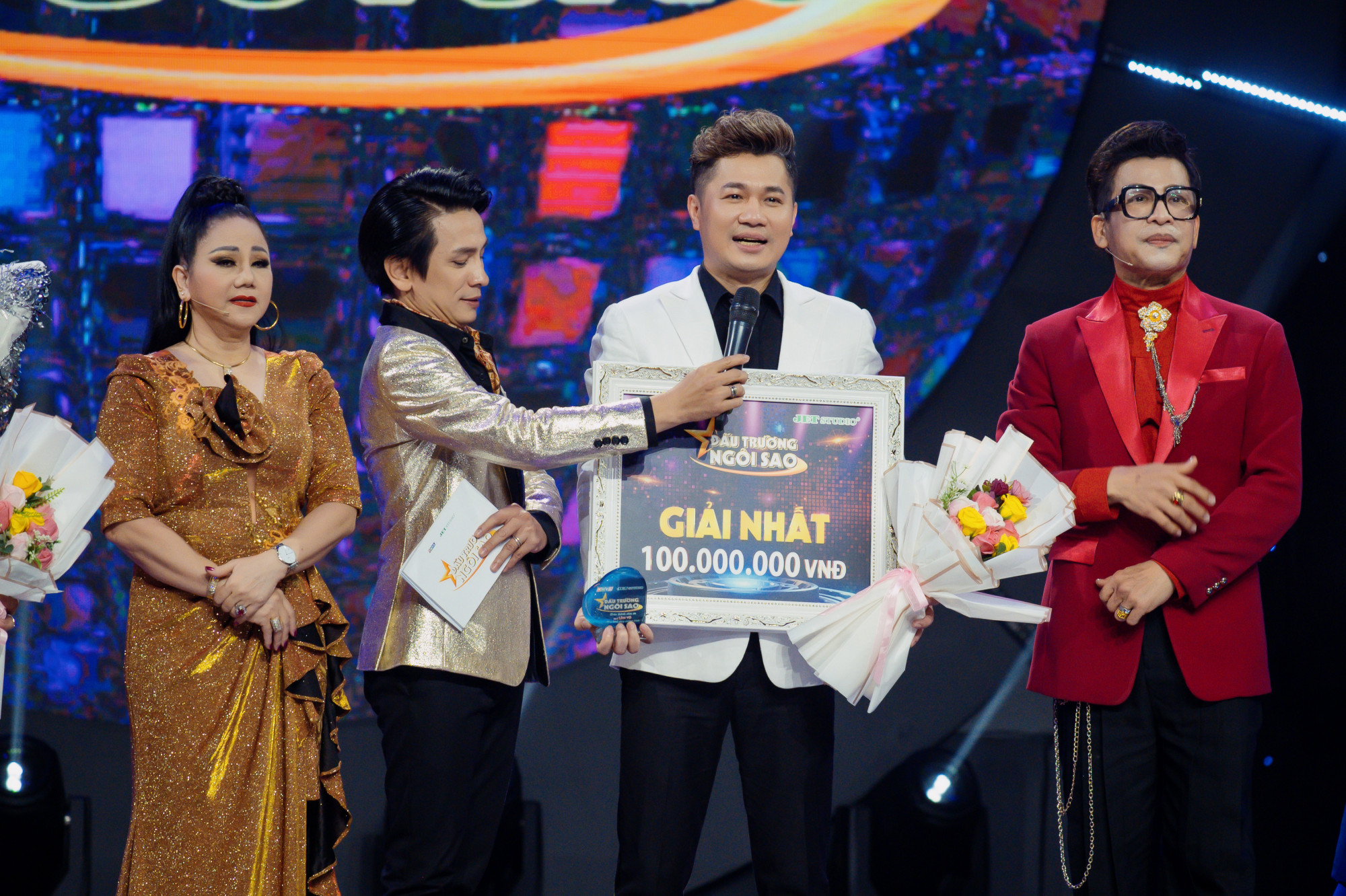 Ca sĩ Lâm Vũ giành giải nhất tại Đấu trường ngôi sao