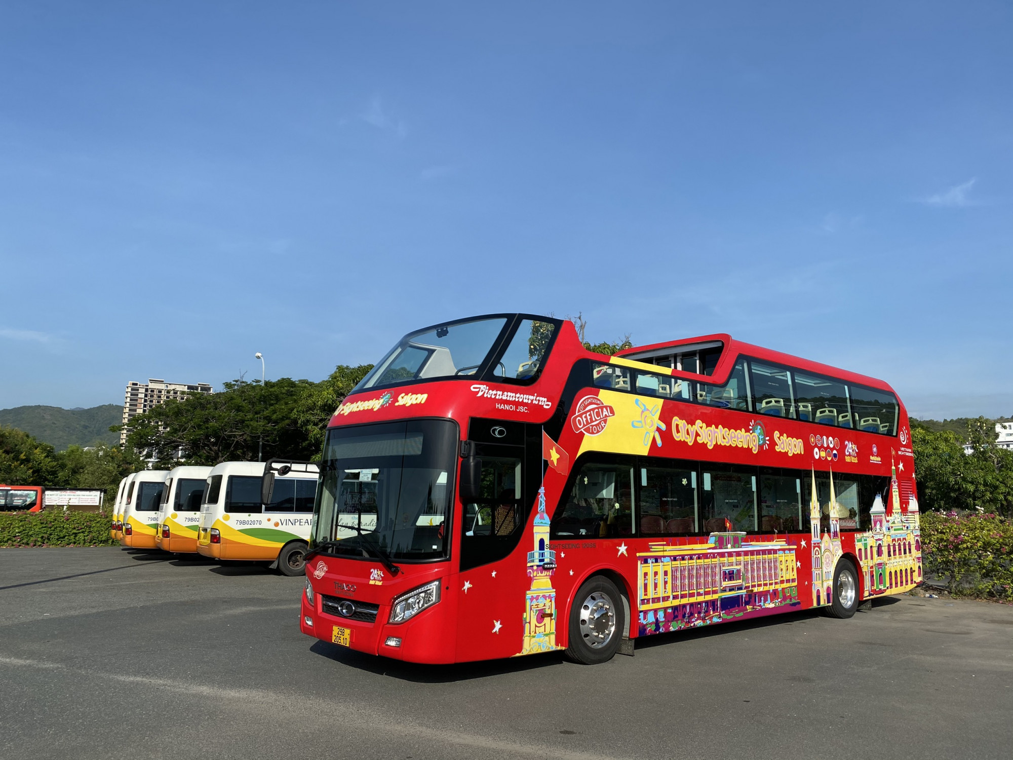 Xe buýt 2 tầng sẽ phục vụ du khách trong dịp Liên hoan du lịch biển Nha Trang