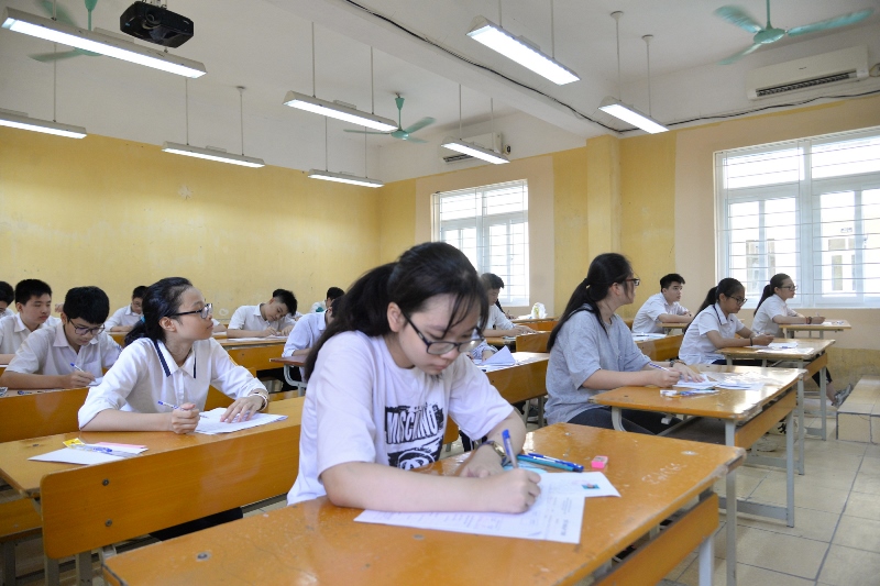 Sáng nay (17/6), gần 107.000 thí sinh tại Hà Nội làm thủ tục dự thi lớp 10