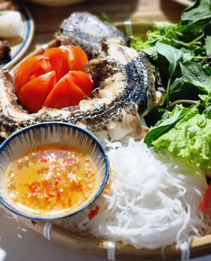 Theo anh Võ Quốc, người miền Nam thường nấu món cá lóc hấp nước dừa hơn là cá lóc nướng trui.