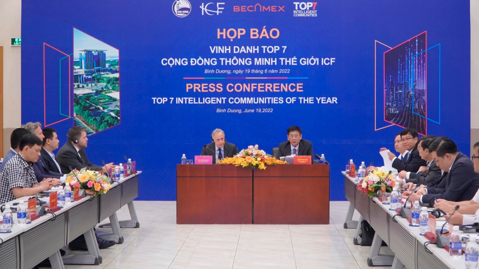 Toàn cảnh buổi họp báo