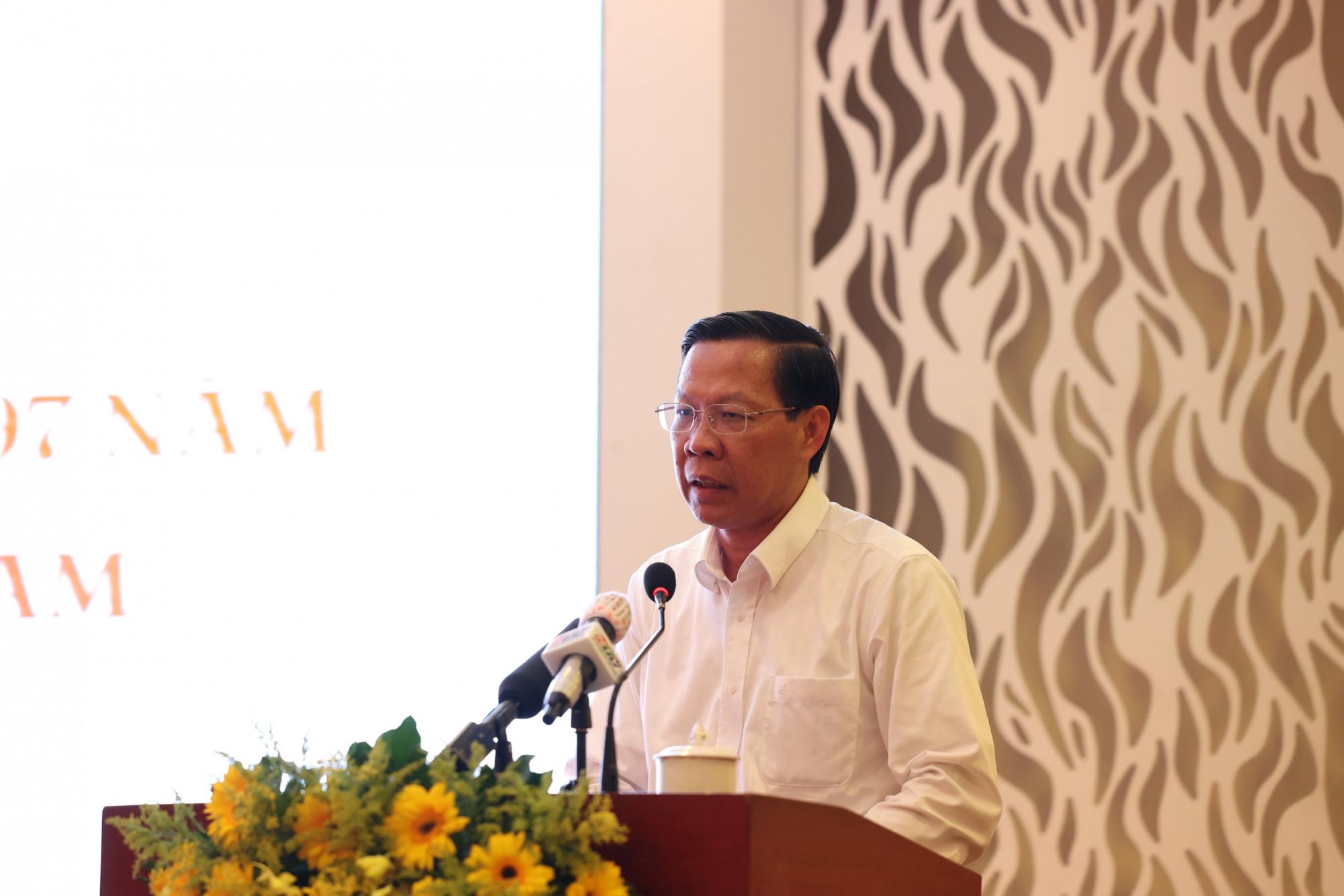Chủ tịch UBND TPHCM Phan Văn Mãi cả ơn đội ngũ làm báo các thế hệ đã đóng góp cho sự phát triển của TPHCM