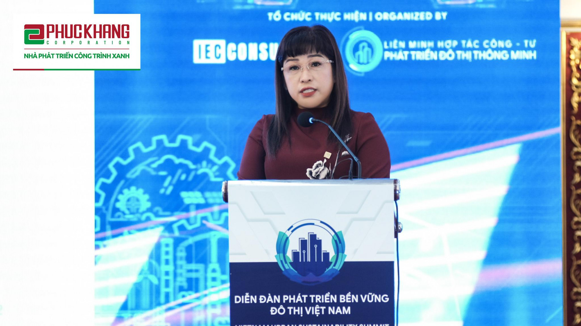 Bà Lưu Thị Thanh Mẫu - Tổng giám đốc Phuc Khang Corporation phát biểu tại diễn đàn phát triển bền vững đô thị Việt Nam 2022 - Ảnh: Phúc Khang