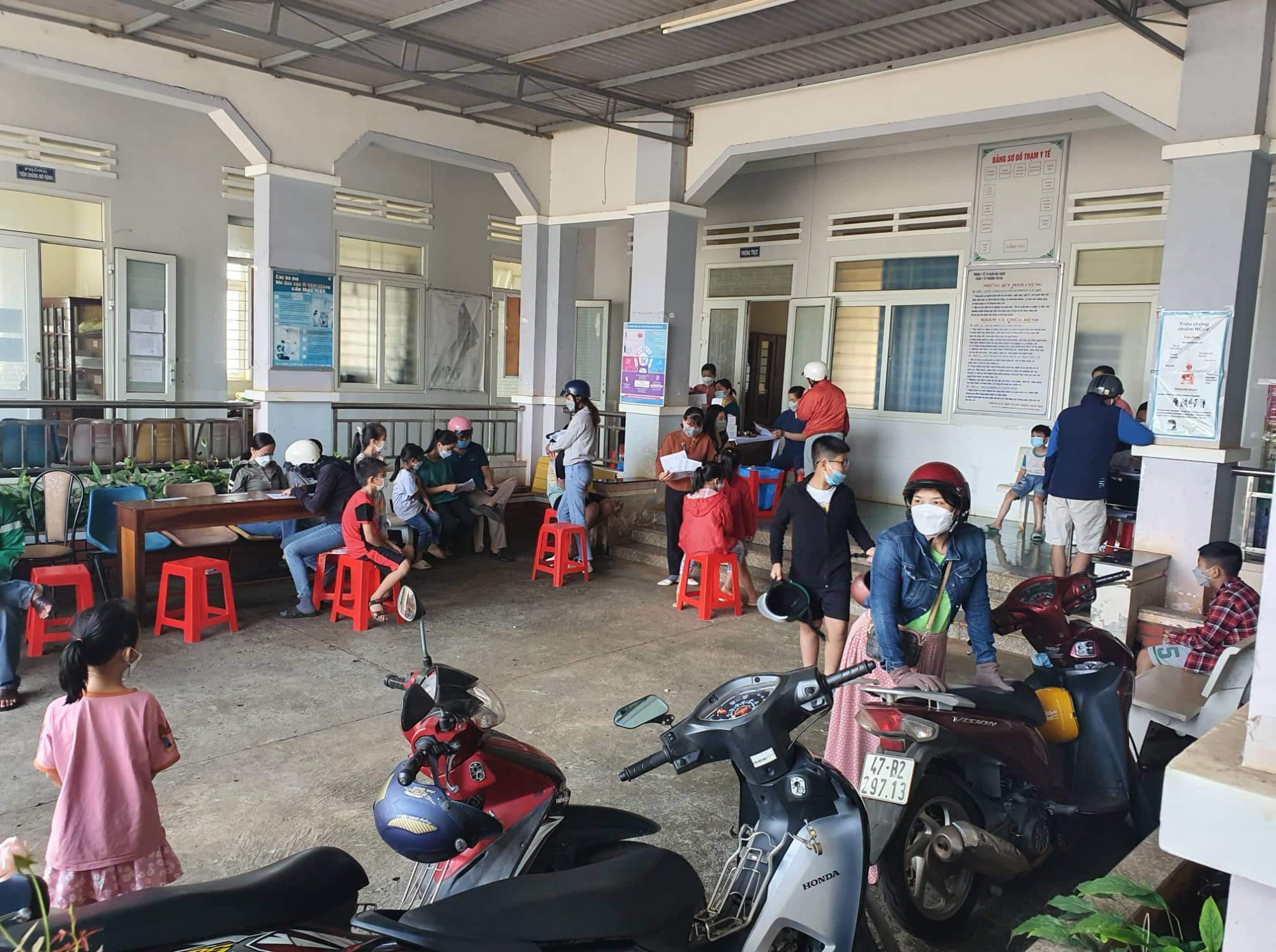 Trạm Y tế phường Tân An tiêm vắc-xin COVID-19 cho trẻ em
