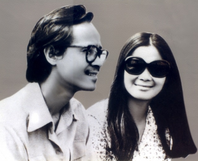 Ca sĩ Khánh Ly (phải) bất bình vì cách khắc họa bà trong phim Em và Trịnh