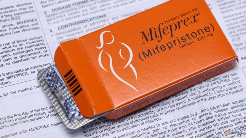 Một gói thuốc Mifeprex dùng để chấm dứt thai kỳ sớm được FDA phê duyệt sử dụng tại Mỹ