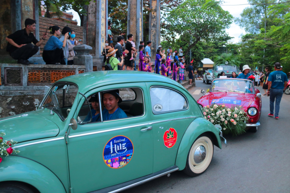 Diễu hành xe cổ góp phần quảng bá về văn hóa, du lịch văn hóa Huế