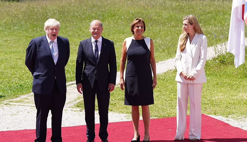 Đức hiện đang tổ chức hội nghị thượng đỉnh G7 từ ngày 26 - 28/6 và vợ của Thủ tướng Đức Olaf Scholz, Britta Ernst sẽ tiếp đón các phu nhân trong lần xuất hiện chính đầu tiên với tư cách là đệ nhất phu nhân.