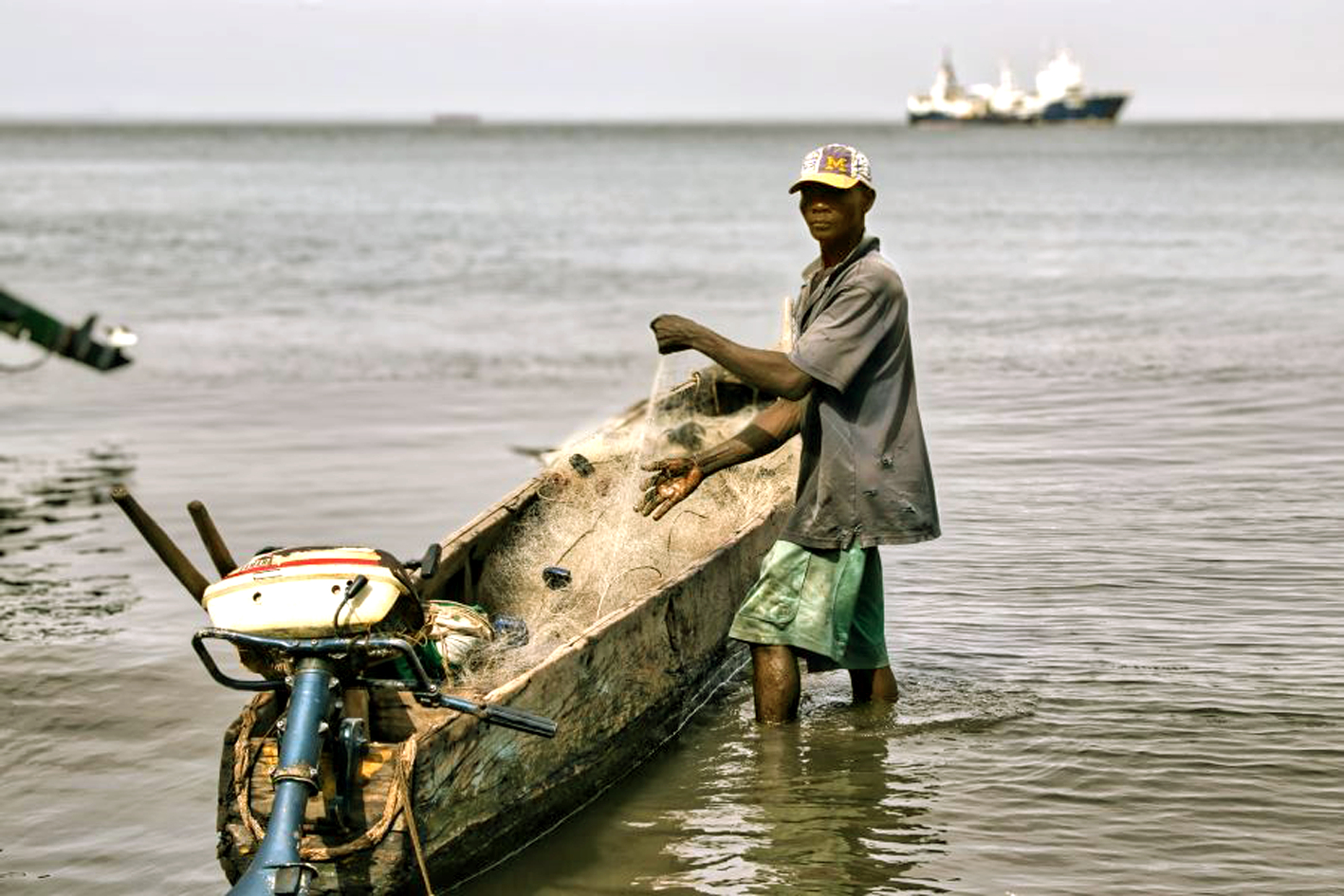 Tình trạng số lượng cá ở các biển, đại dương sụt giảm nhanh đang ảnh hưởng lớn đến sinh kế của các ngư dân đánh bắt nhỏ lẻ. Ảnh chụp tại Sierra Leone - ẢNH: Unsplash UNSPLASH