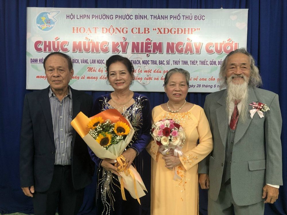 Lễ kỷ niệm ngày cưới cho 10 cặp vợ chồng tại P.Phước Bình, TP.Thủ Đức nhân ngày Gia đình VN 28/6