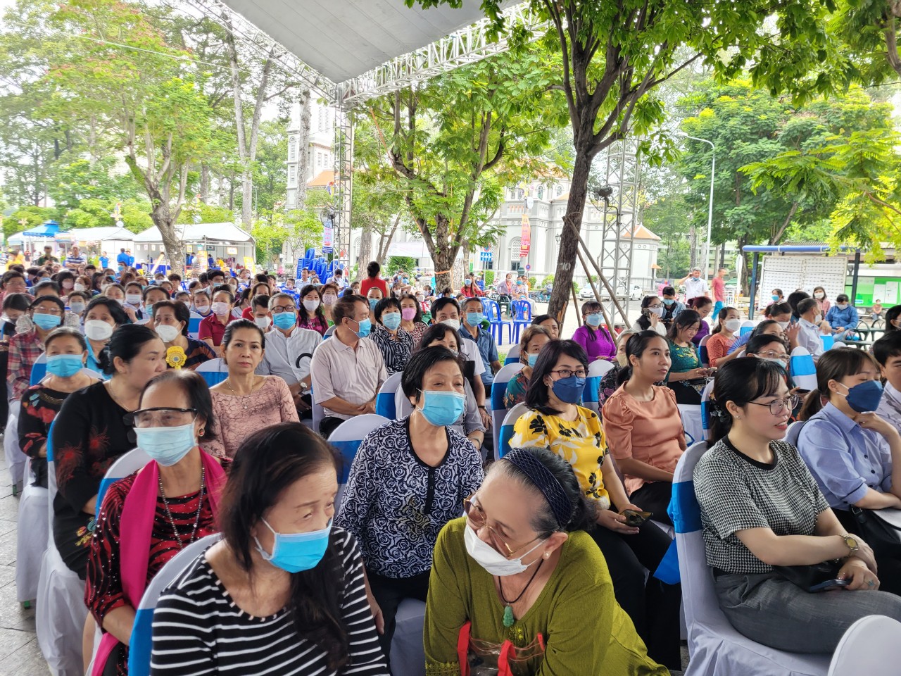 Người dân Q.5 đến với công viên Văn Lang sẽ được thưởng thức nhiều chương trình văn hóa, văn nghệ phong phú 