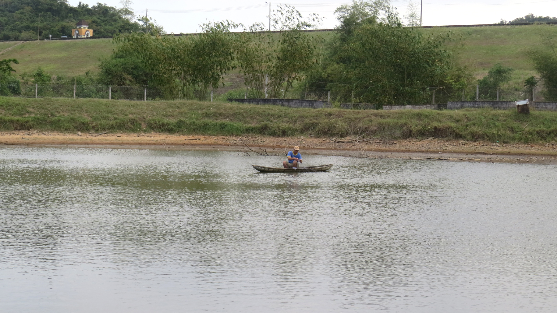 Đập hồ chứa nước Phú Xuân