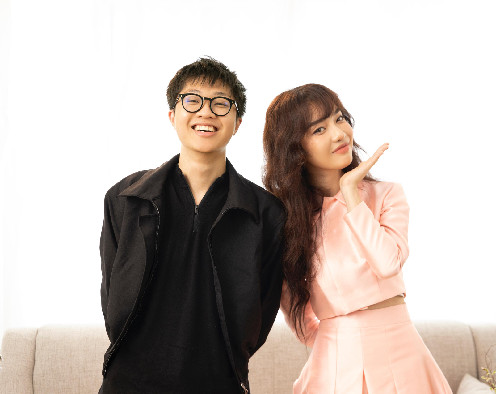 Ca sĩ Hoàng Duyên và rapper Obito hát Mưa hồng trong EP Gen Z và Trịnh