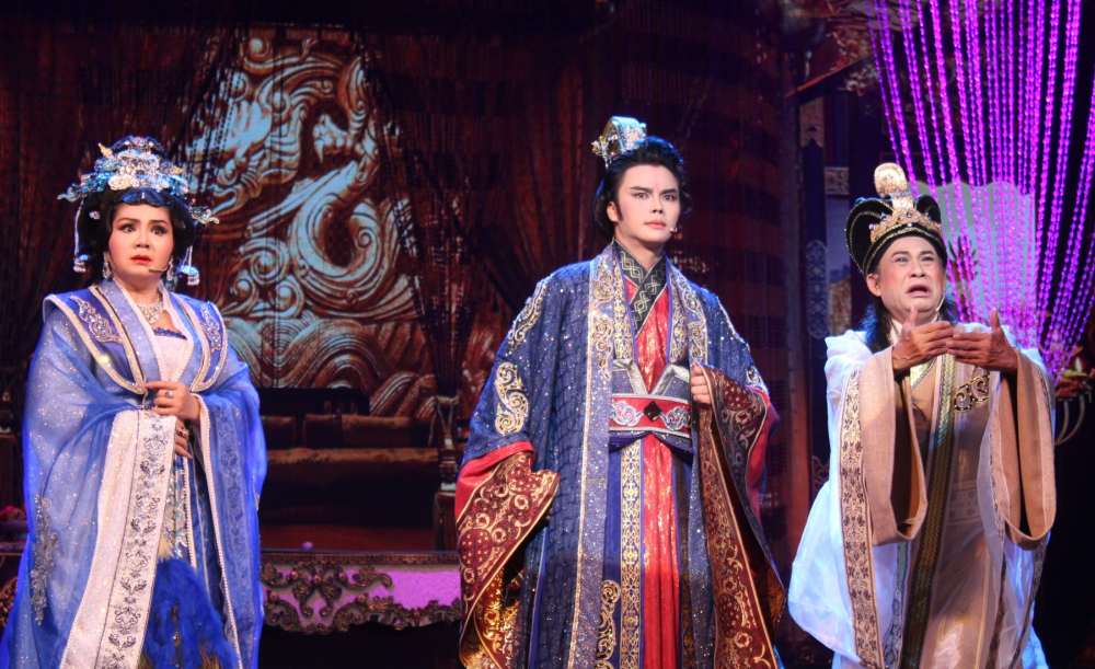 Bộ ba Tú Sương - Võ Minh Lâm - Chí Linh góp phần tạo điểm nhấn thu hút cho vở diễn.