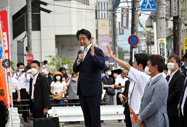 Ông Abe trong bài phát biểu tại Nara trước khi bị ám sát