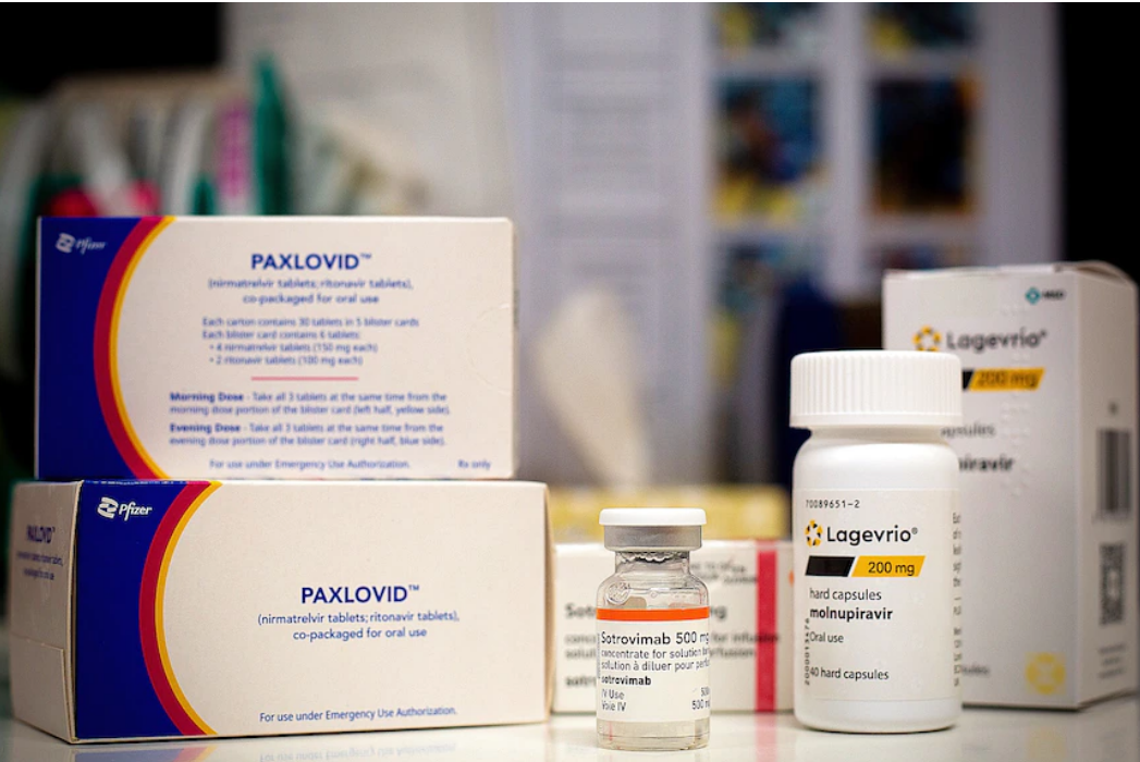 Thuốc kháng vi-rút Paxlovid và Lagevrio có thể ảnh hưởng đến khả năng sinh sản con người - Ảnh: Mary Lloyd/Reuters