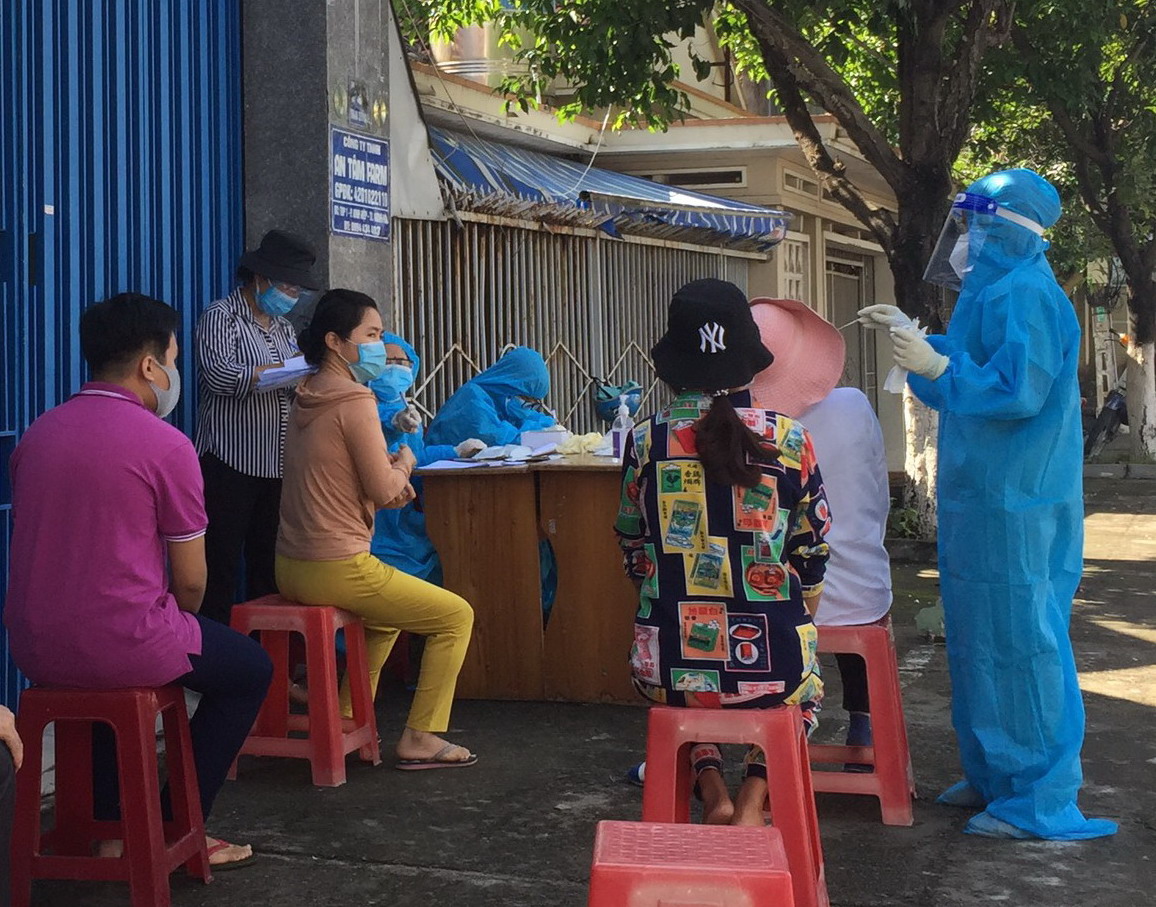  Lực lượng y tế tham gia lấy mẫu xét nghiệm COVID-19 trên địa bàn thị xã Ninh Hòa, tỉnh Khánh Hòa Lực lượng y tế tham gia lấy mẫu xét nghiệm COVID-19 trên địa bàn thị xã Ninh Hòa, tỉnh Khánh Hòa